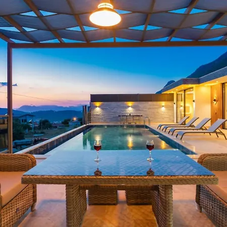 2 Bedroom 7546 Villa Kalkan